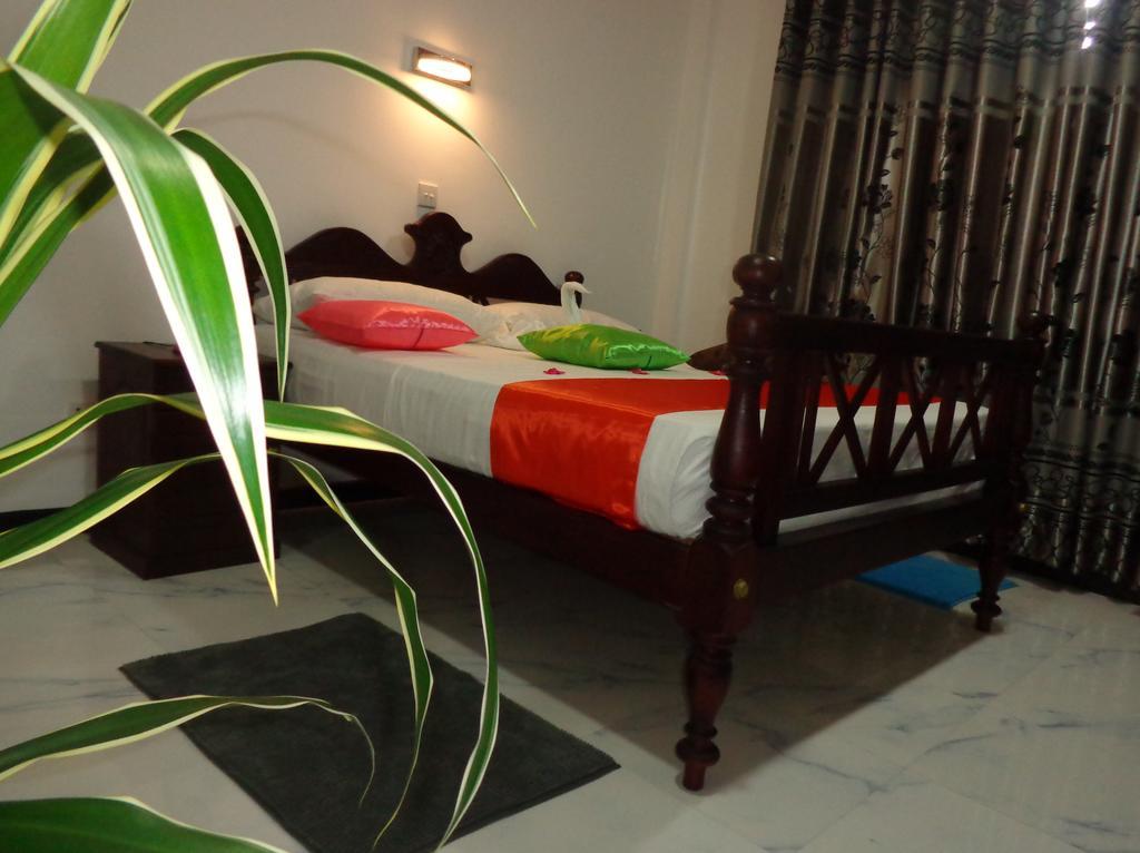 Hotel Italia Ambalangoda  Bagian luar foto